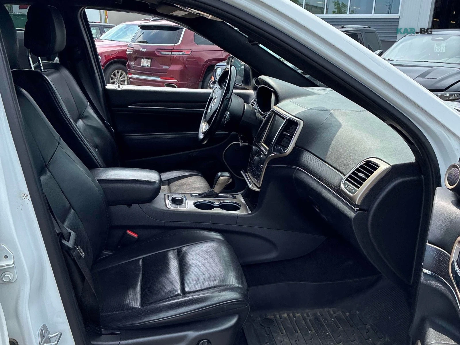 Jeep Cherokee SUMMIT 5.7 ЦЕНА ДО БЪЛГАРИЯ АВТОКРЕДИТ, снимка 10 - Автомобили и джипове - 55356000