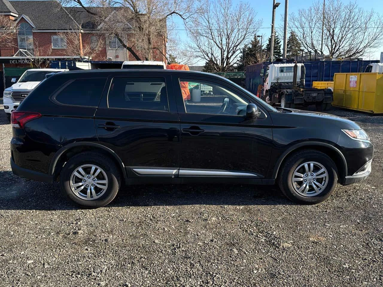 Mitsubishi Outlander * ES * CARFAX * ОПЦИЯ ЗА ФИНАНСИРАНЕ , снимка 3 - Автомобили и джипове - 55433600