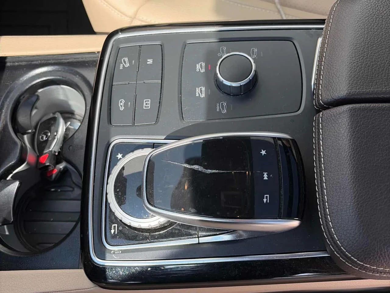 Mercedes-Benz GLE 400  / 360 / DISTRONIC / Harman Kardon / АВТОКРЕДИТ , снимка 12 - Автомобили и джипове - 55500287