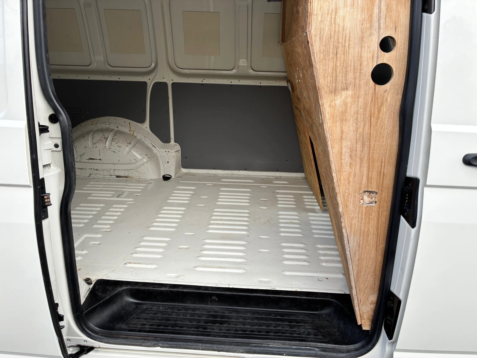 VW T5 1.9TDI-102к.с. - изображение 6