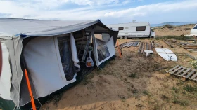 Каравана LMC luxus 500 на плаж Градина, снимка 3