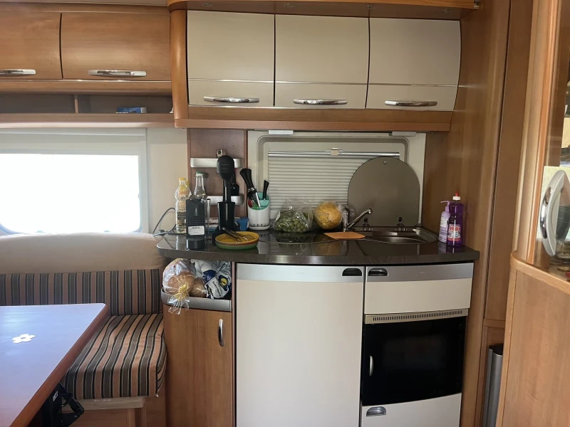 Каравана Hobby Excellent Климатик , снимка 4 - Каравани и кемпери - 52324453