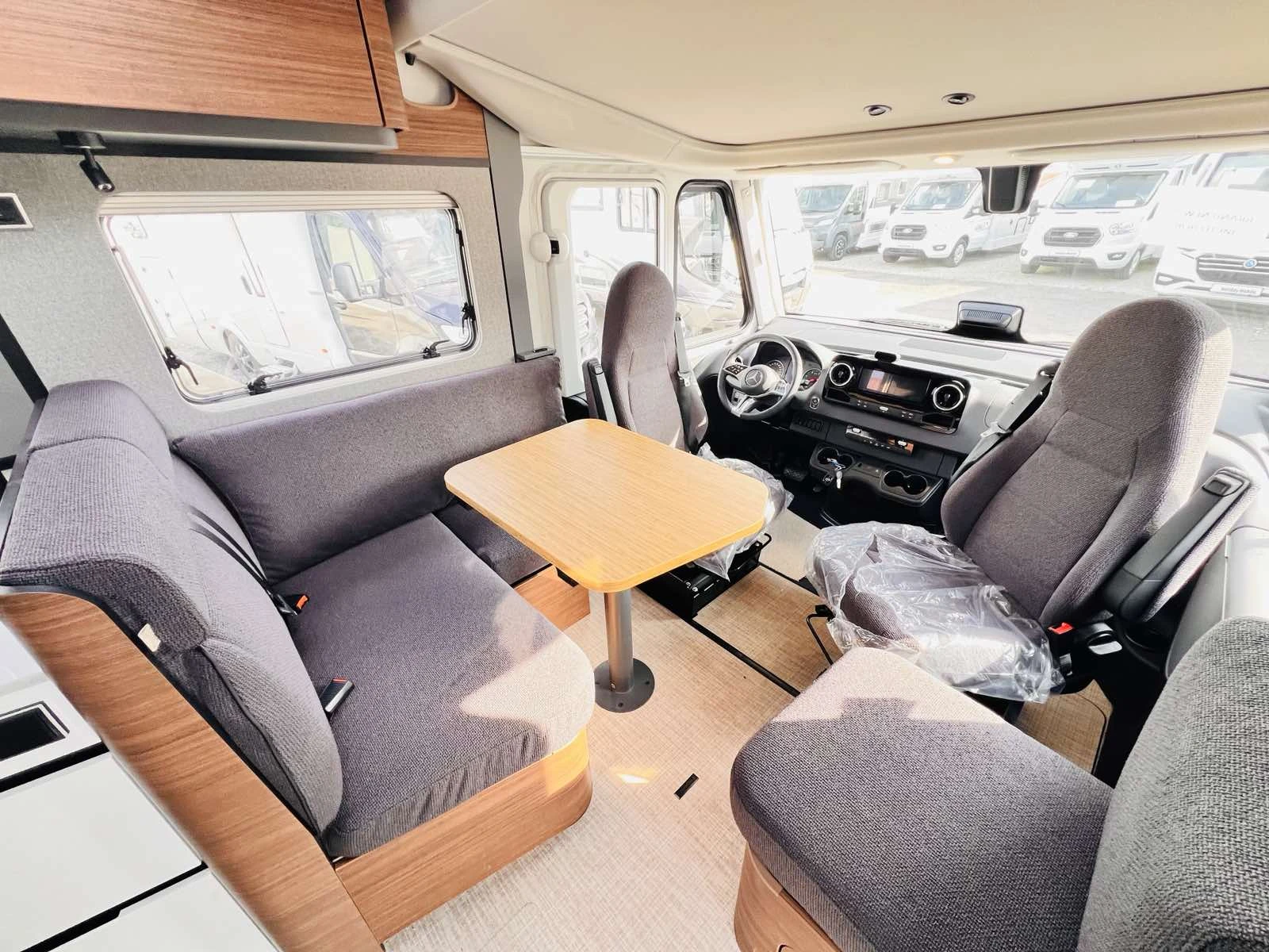 Кемпер HYMER / ERIBA BMC I 680 3500 кг. SLS-шаси КЛИМАТИК, снимка 7 - Каравани и кемпери - 53757104