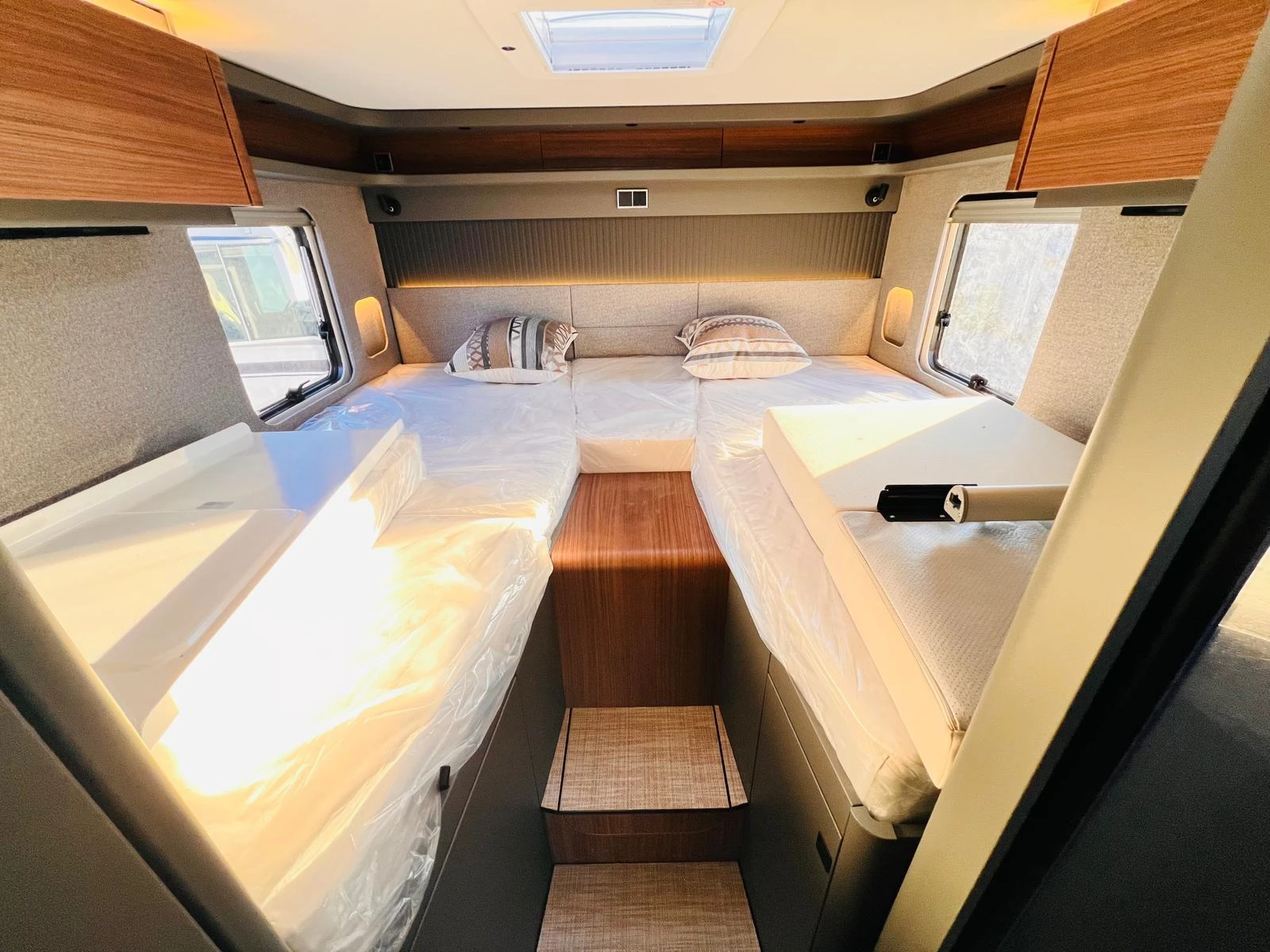 Кемпер HYMER / ERIBA BMC I 680 3500 кг. SLS-шаси КЛИМАТИК, снимка 14 - Каравани и кемпери - 53757104