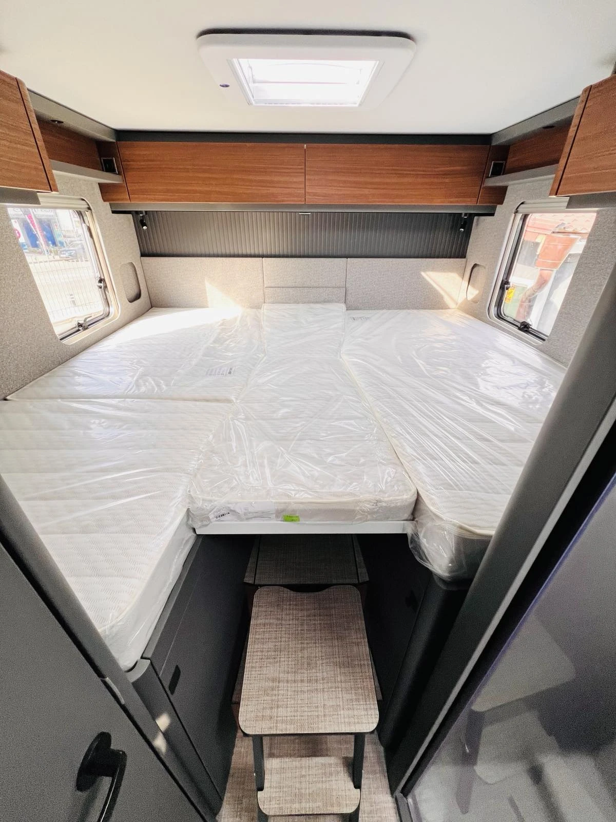 Кемпер HYMER / ERIBA BMC I 680 3500 кг. SLS-шаси КЛИМАТИК, снимка 14 - Каравани и кемпери - 53757104