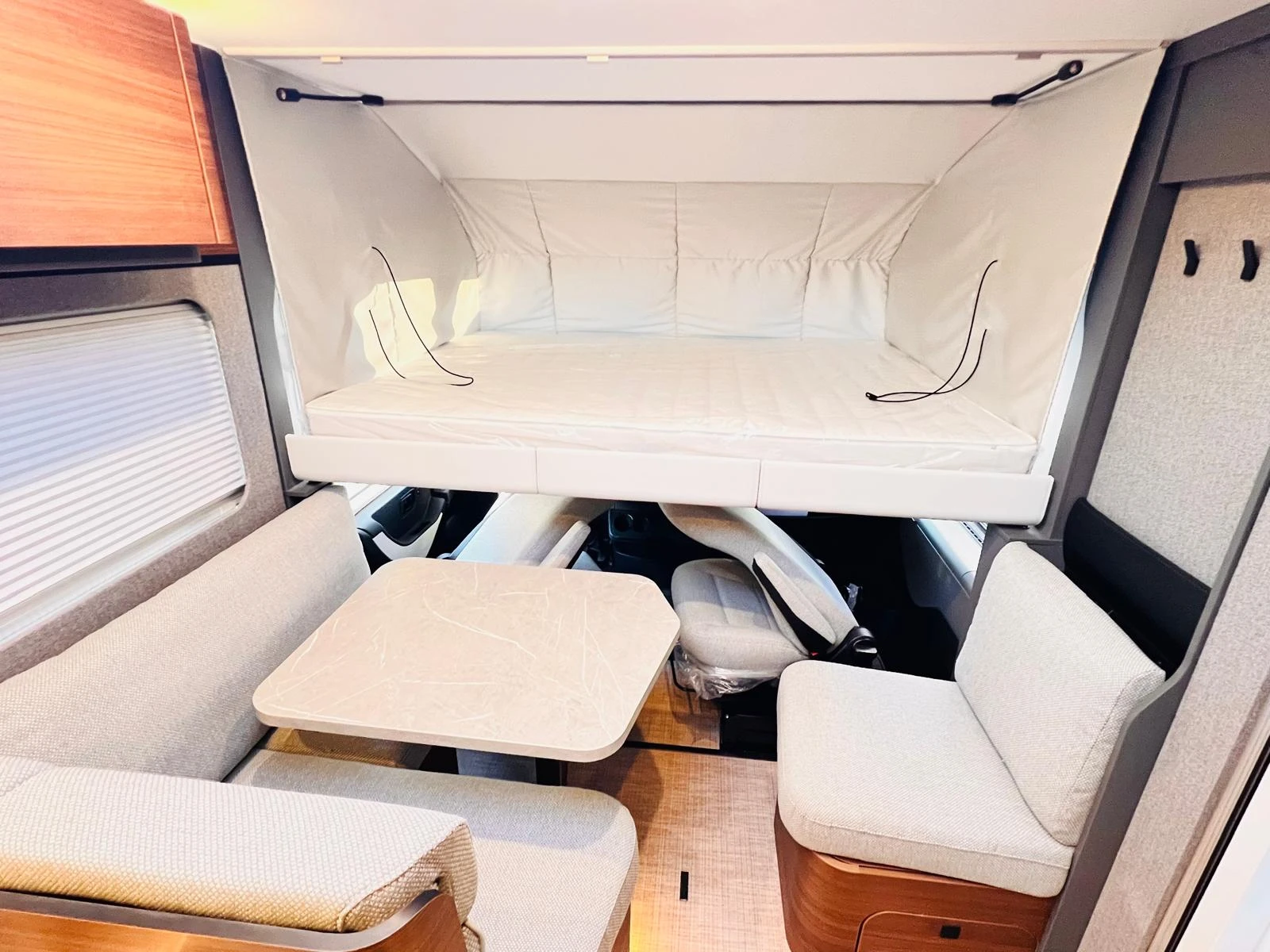 Кемпер HYMER / ERIBA BMC I 680 3500 кг. SLS-шаси КЛИМАТИК, снимка 12 - Каравани и кемпери - 53757104