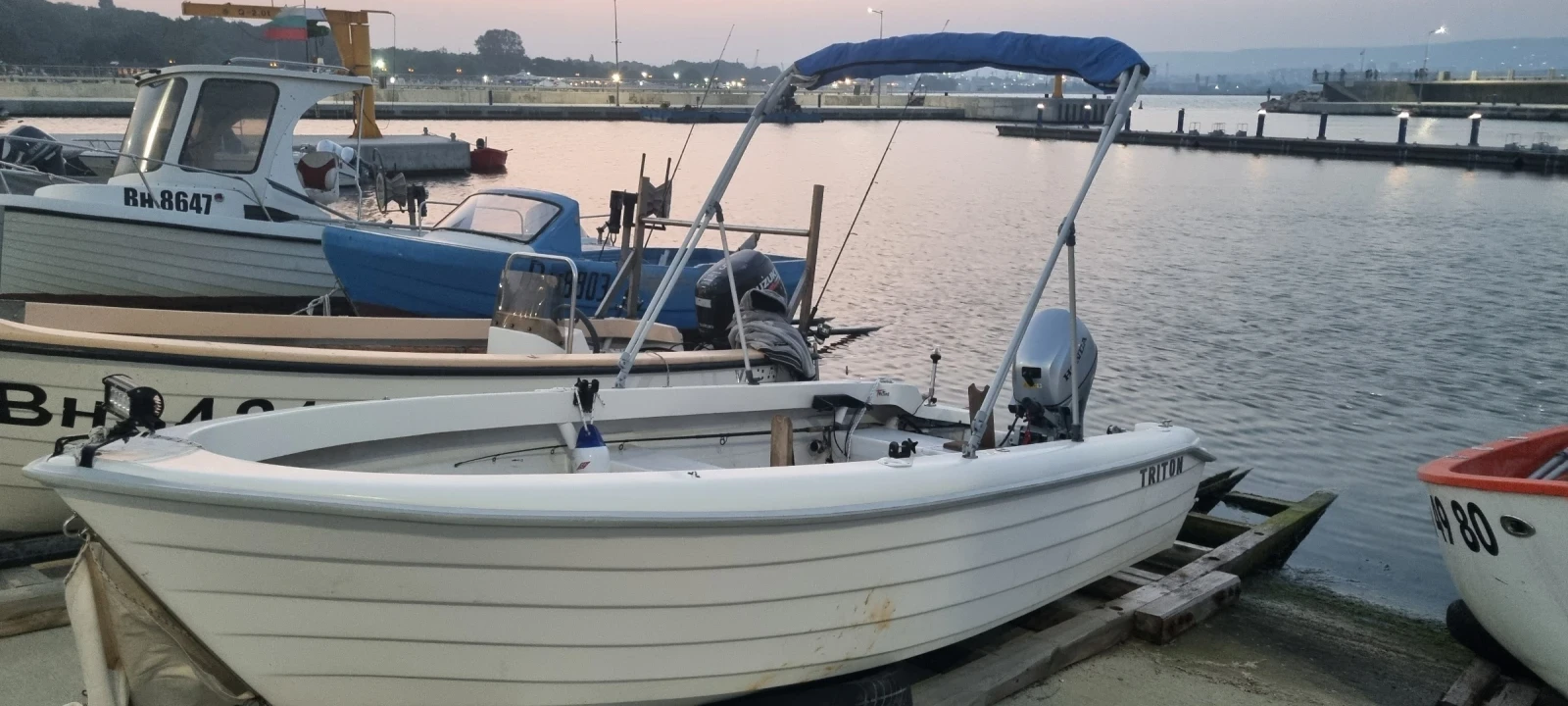 Лодка Собствено производство Triton 440, снимка 4 - Воден транспорт - 56358091