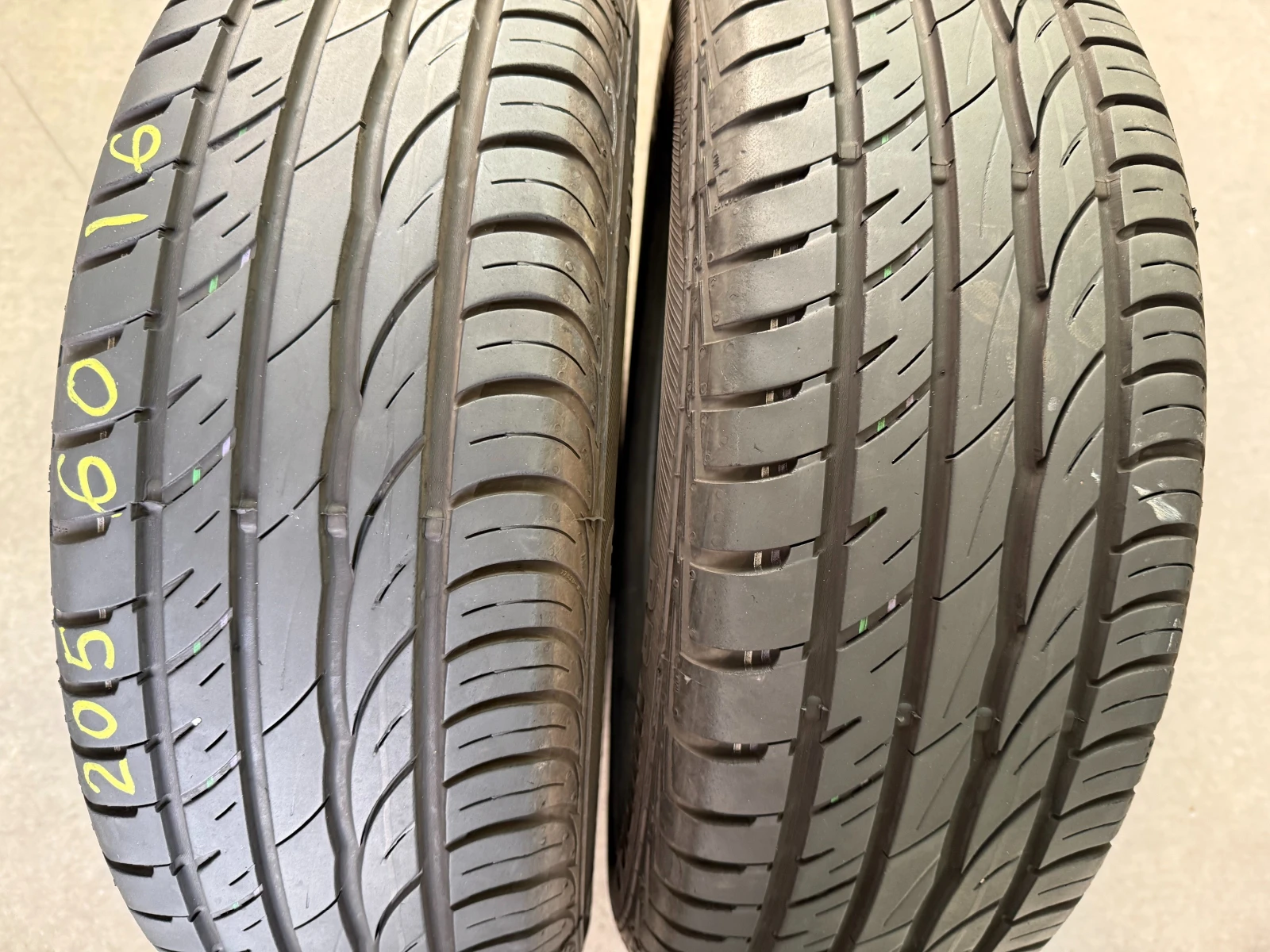 Гуми Летни 205/60R16, снимка 4 - Гуми и джанти - 54673695