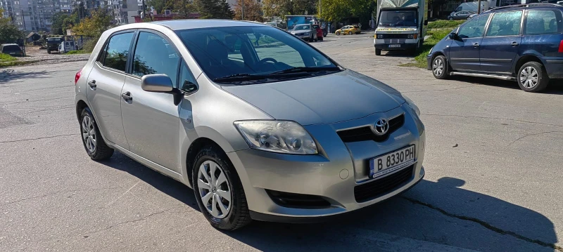 Toyota Auris 1.4i, снимка 3 - Автомобили и джипове - 47107753