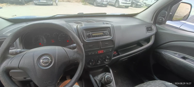 Opel Combo, снимка 9 - Автомобили и джипове - 47929180