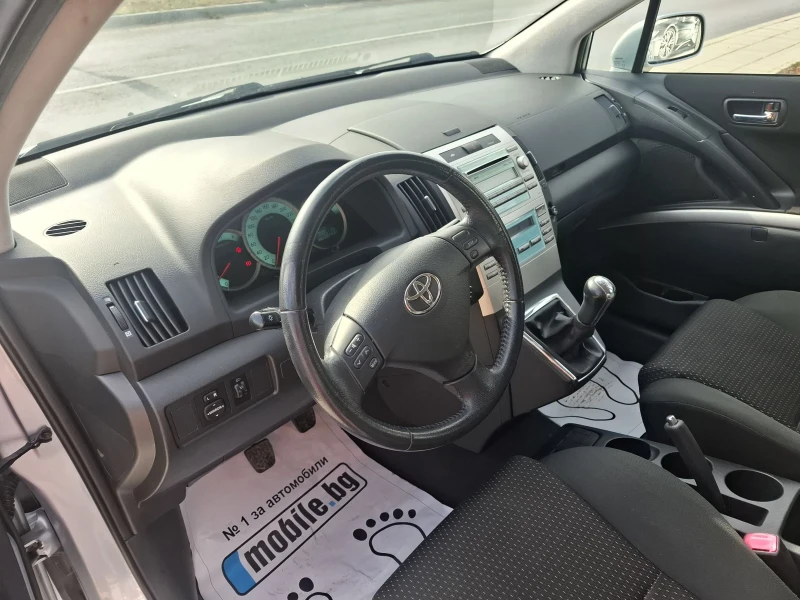 Toyota Corolla verso 2.2, снимка 14 - Автомобили и джипове - 48144083