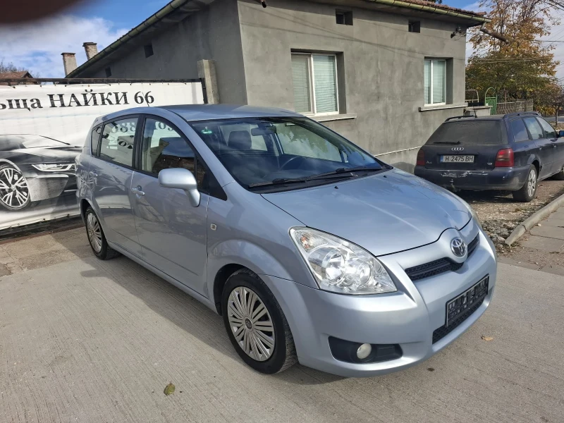 Toyota Corolla verso 2.2, снимка 3 - Автомобили и джипове - 48144083