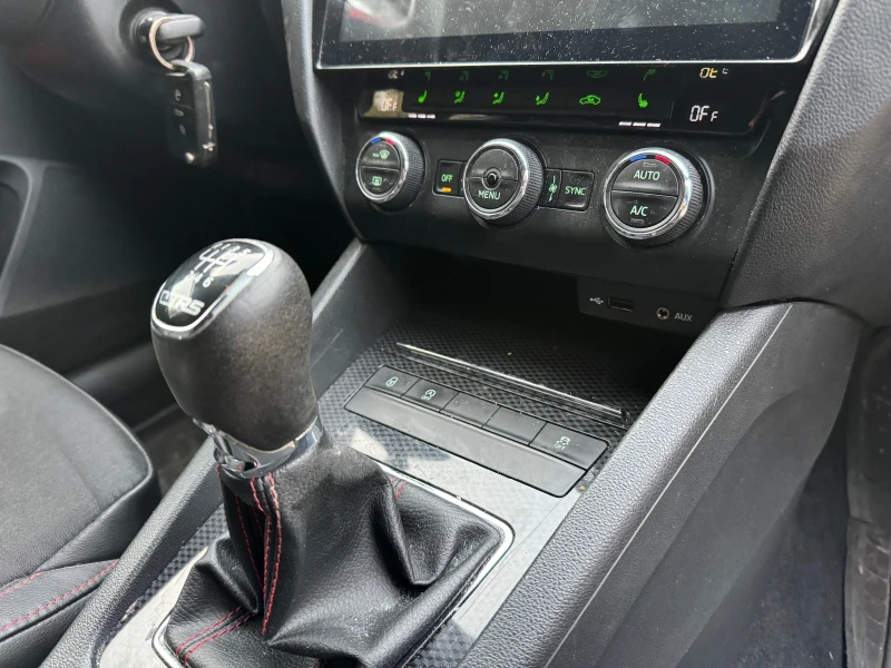 Skoda Octavia * VRS* 184ks* LED* , снимка 13 - Автомобили и джипове - 52100048