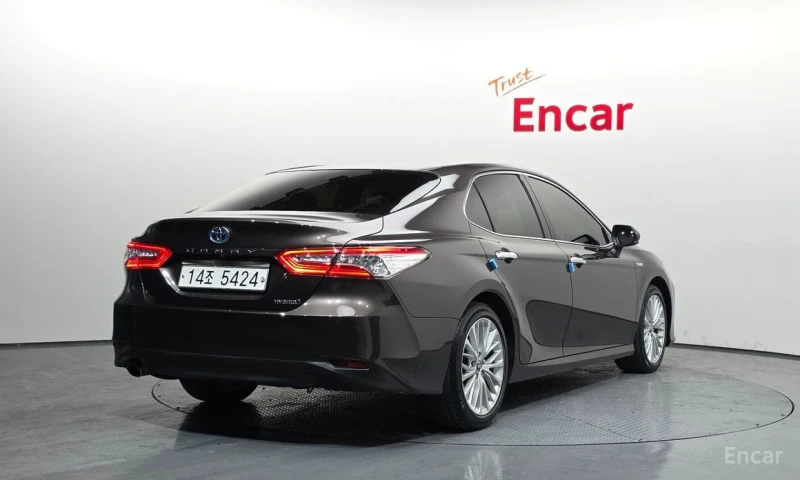 Toyota Camry, снимка 2 - Автомобили и джипове - 53516301