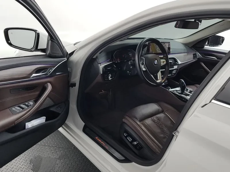 BMW 520 d-MSport - САМО 30% АВАНС, снимка 10 - Автомобили и джипове - 55740805