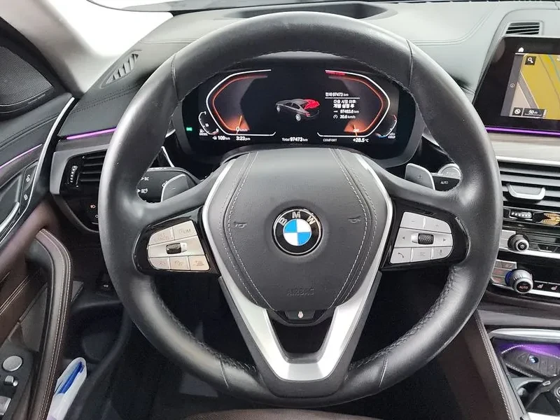 BMW 520 d-MSport - САМО 30% АВАНС, снимка 13 - Автомобили и джипове - 55740805