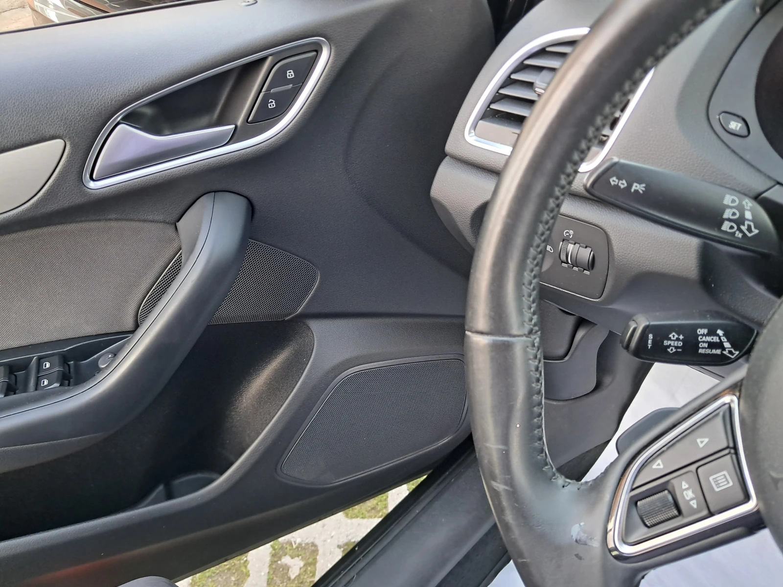 Audi Q3 4X4 РЕАЛ КМ FULL ИЗКЛЮЧИТЕЛА СЕРВ КНИЖ ЛЕД ПАНОРАМ, снимка 13 - Автомобили и джипове - 12148932