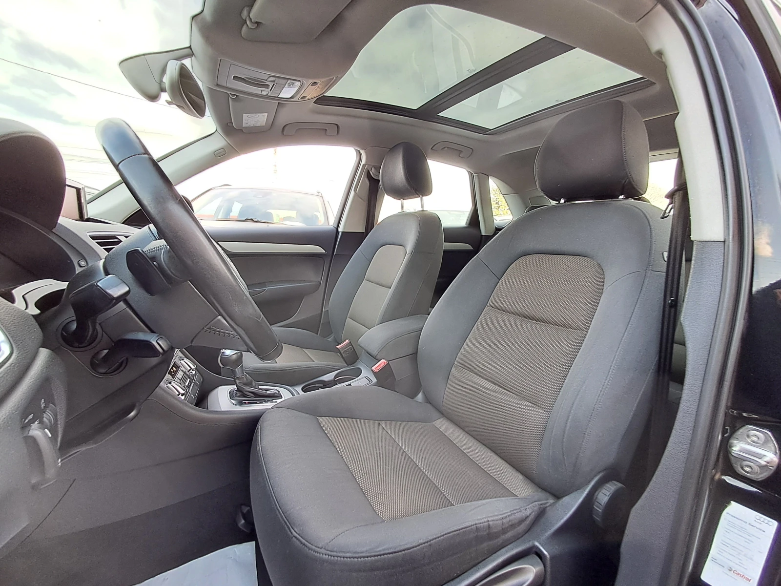 Audi Q3 4X4 РЕАЛ КМ FULL ИЗКЛЮЧИТЕЛА СЕРВ КНИЖ ЛЕД ПАНОРАМ, снимка 7 - Автомобили и джипове - 12148932