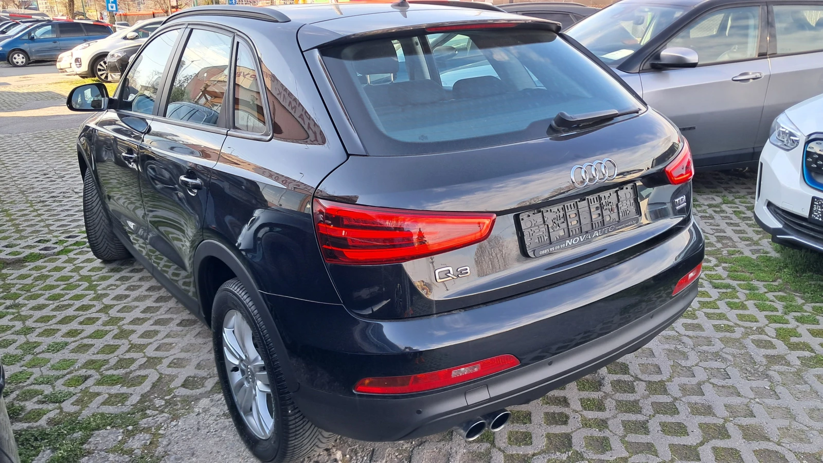 Audi Q3 4X4 РЕАЛ КМ FULL ИЗКЛЮЧИТЕЛА СЕРВ КНИЖ ЛЕД ПАНОРАМ, снимка 4 - Автомобили и джипове - 12148932