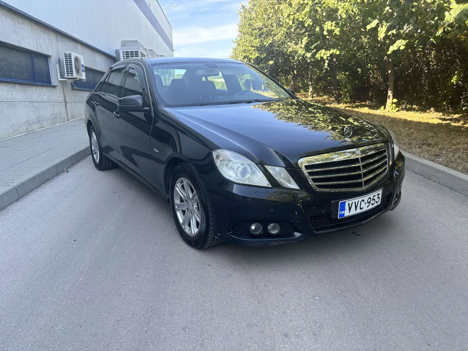 Mercedes-Benz E 200 Cdi - изображение 3