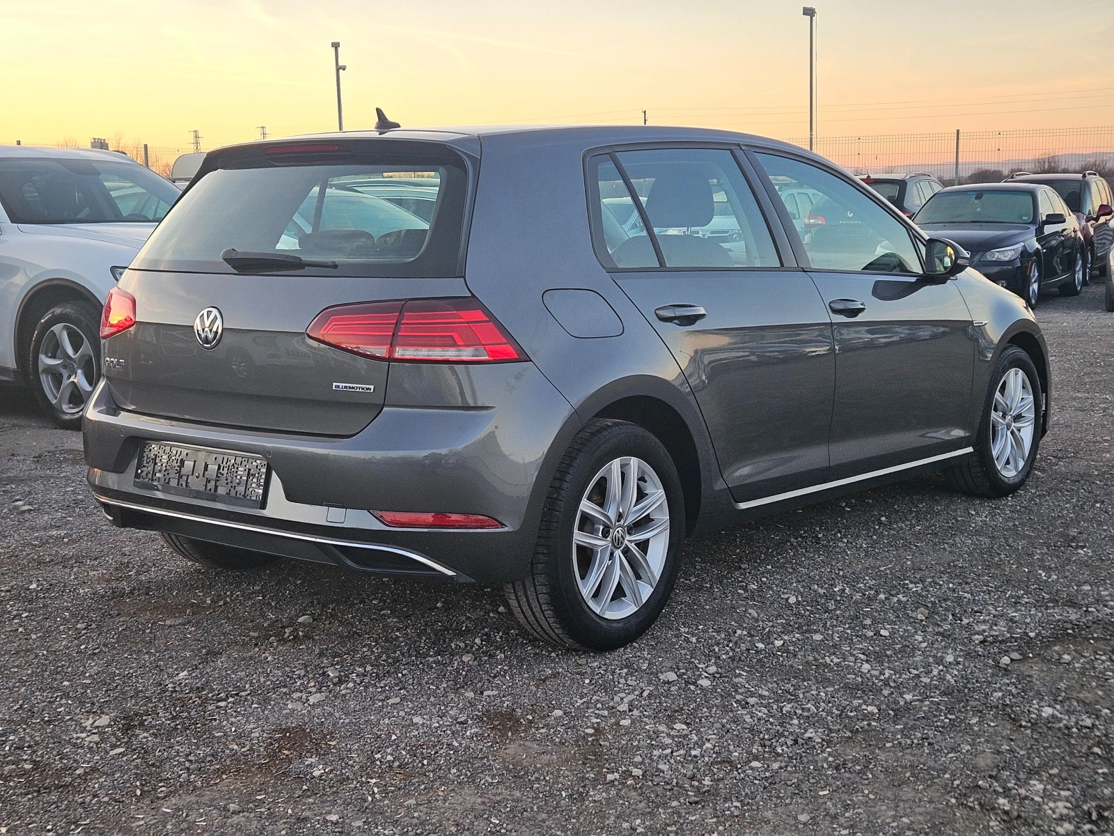 VW Golf 1, 5TGI-АВТОМАТИК - изображение 4