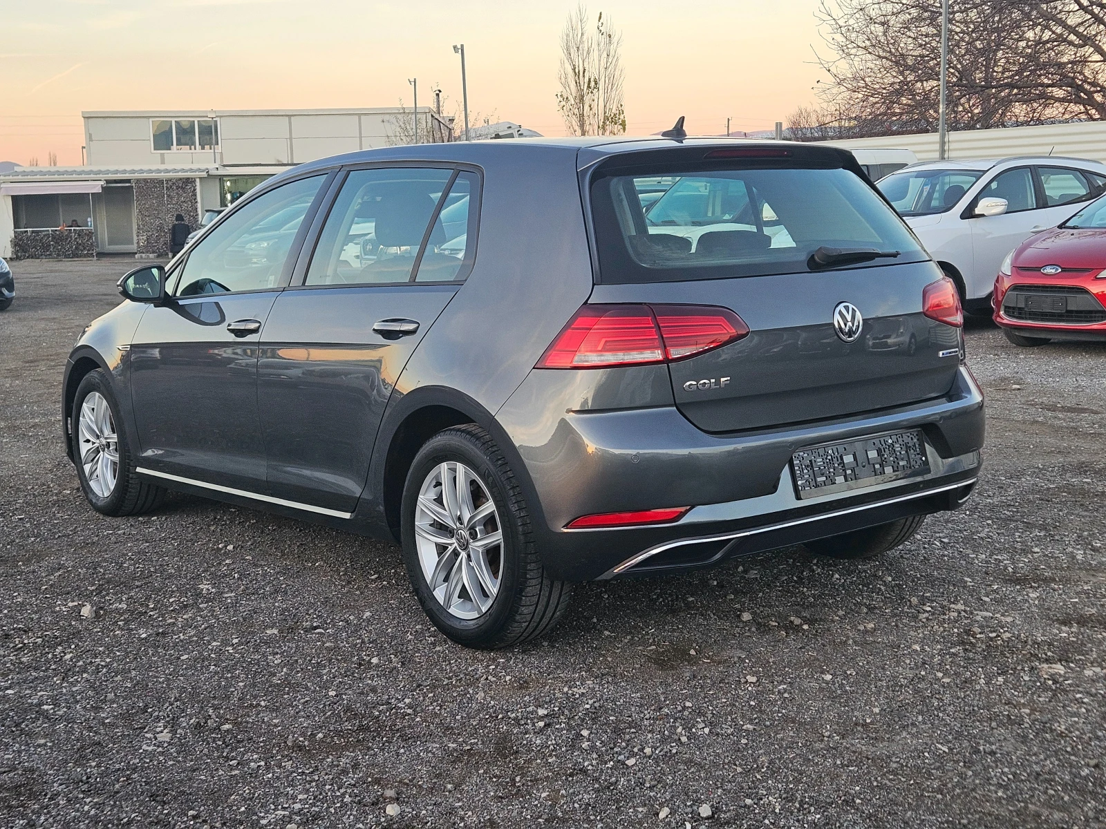 VW Golf 1, 5TGI-АВТОМАТИК - изображение 6