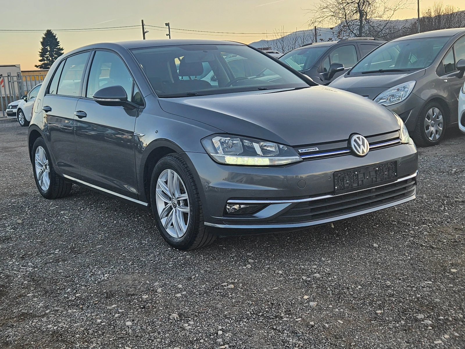 VW Golf 1, 5TGI-АВТОМАТИК - изображение 2