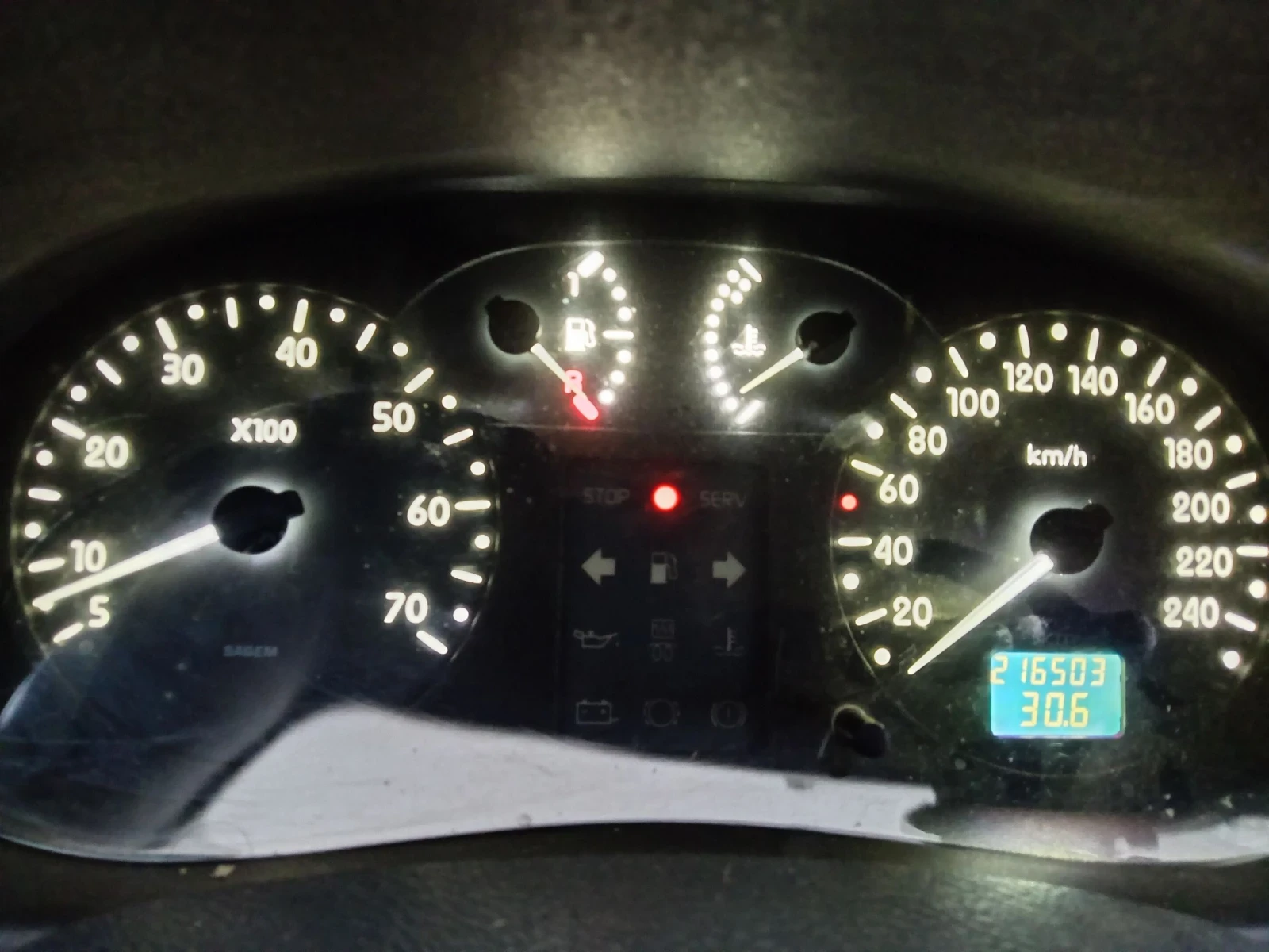 Renault Clio 1.4, снимка 12 - Автомобили и джипове - 53702769