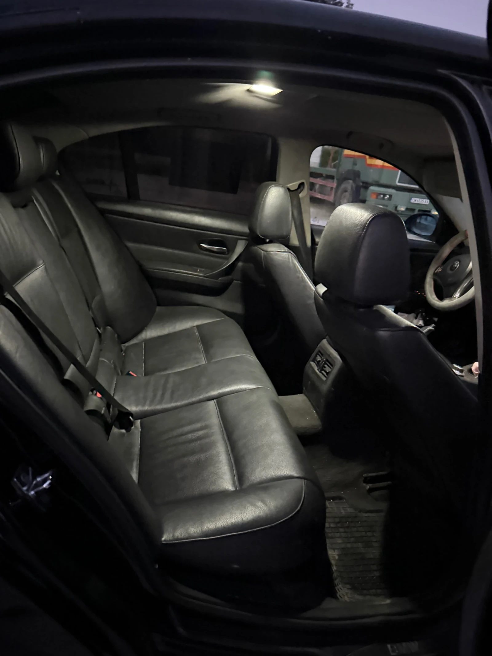 BMW 320, снимка 6 - Автомобили и джипове - 54137342