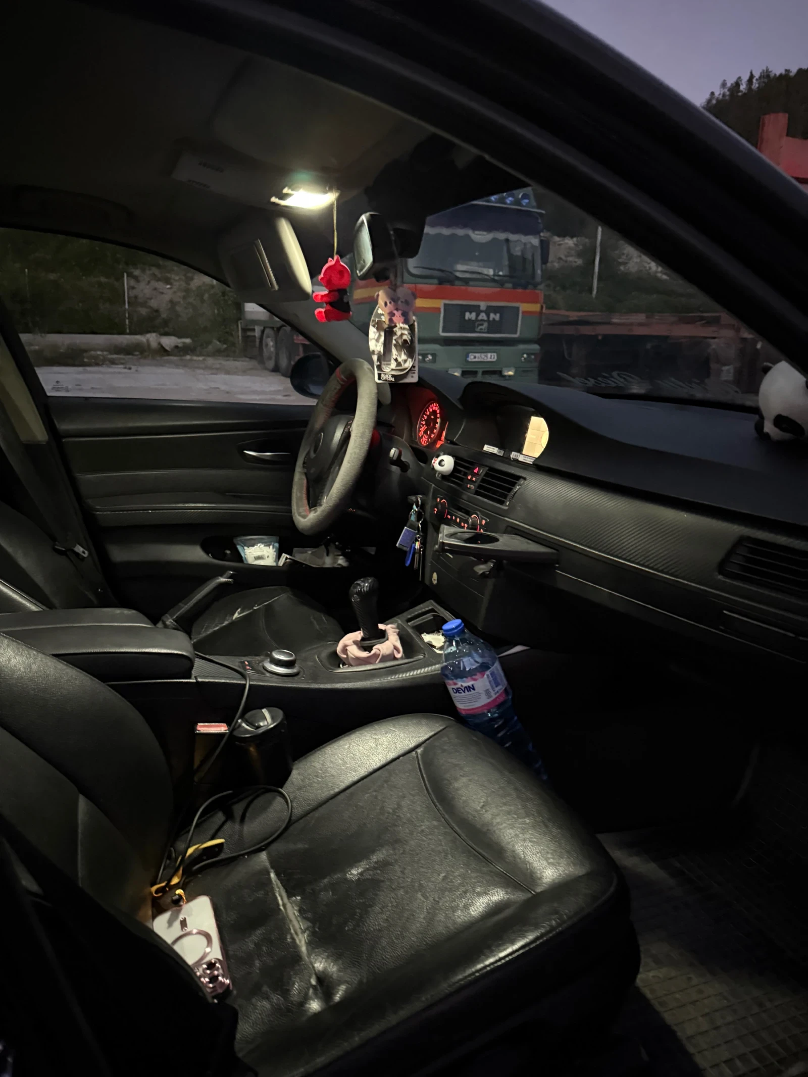 BMW 320, снимка 5 - Автомобили и джипове - 54137342