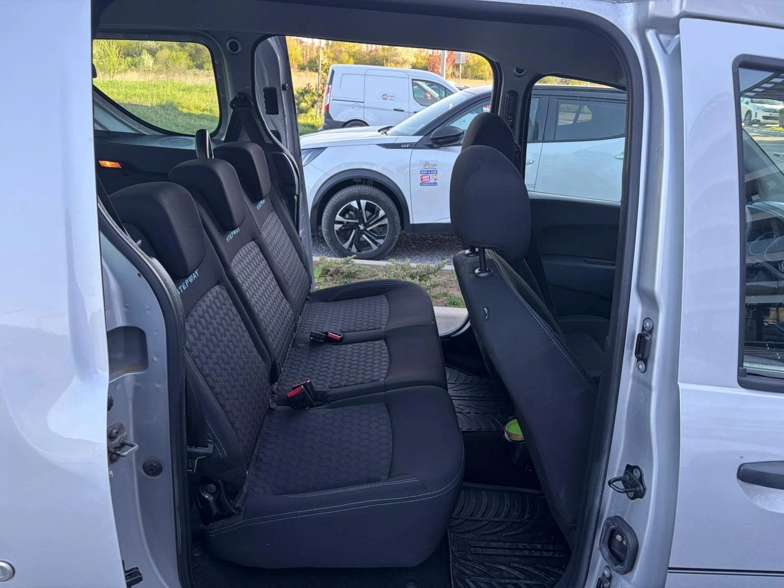 Dacia Dokker Stepway, снимка 9 - Автомобили и джипове - 54335741