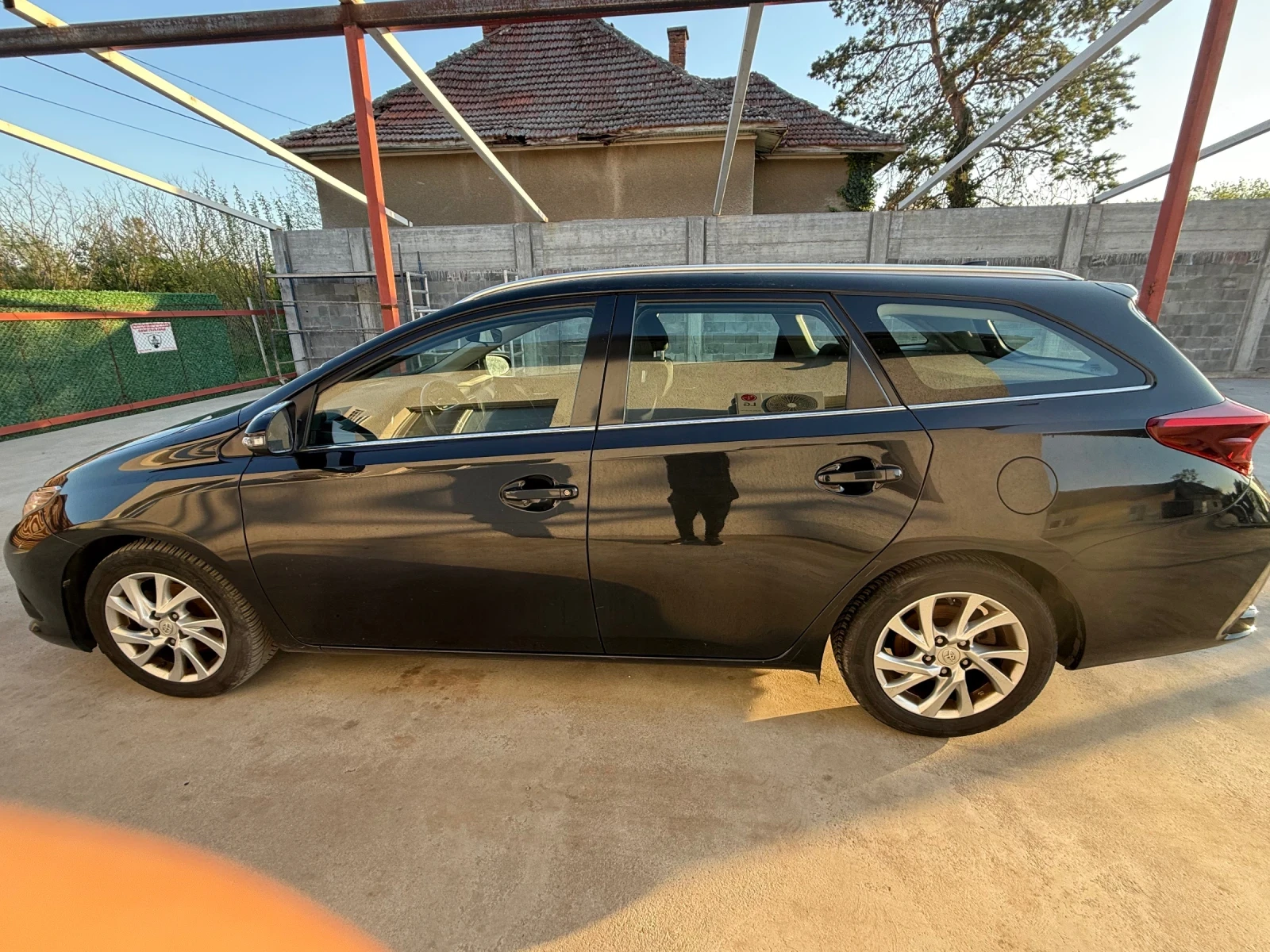 Toyota Auris 1, 6 diesel , снимка 6 - Автомобили и джипове - 54392772