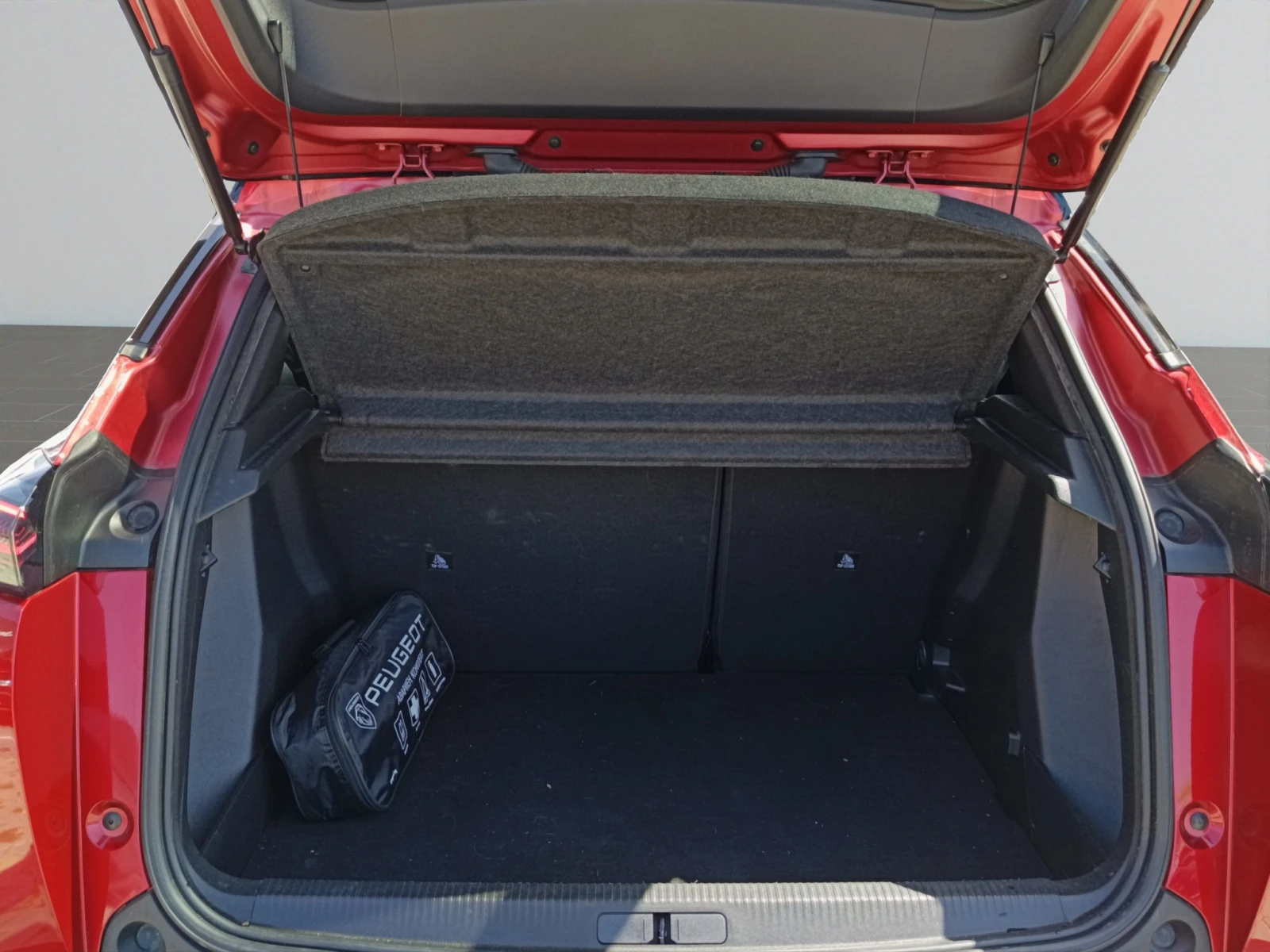 Peugeot 2008 GT, снимка 15 - Автомобили и джипове - 54423163