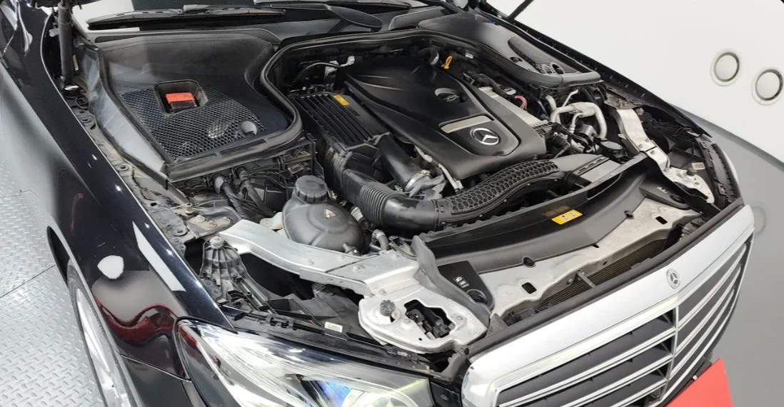 Mercedes-Benz E 300 4MATIC, снимка 6 - Автомобили и джипове - 54594740