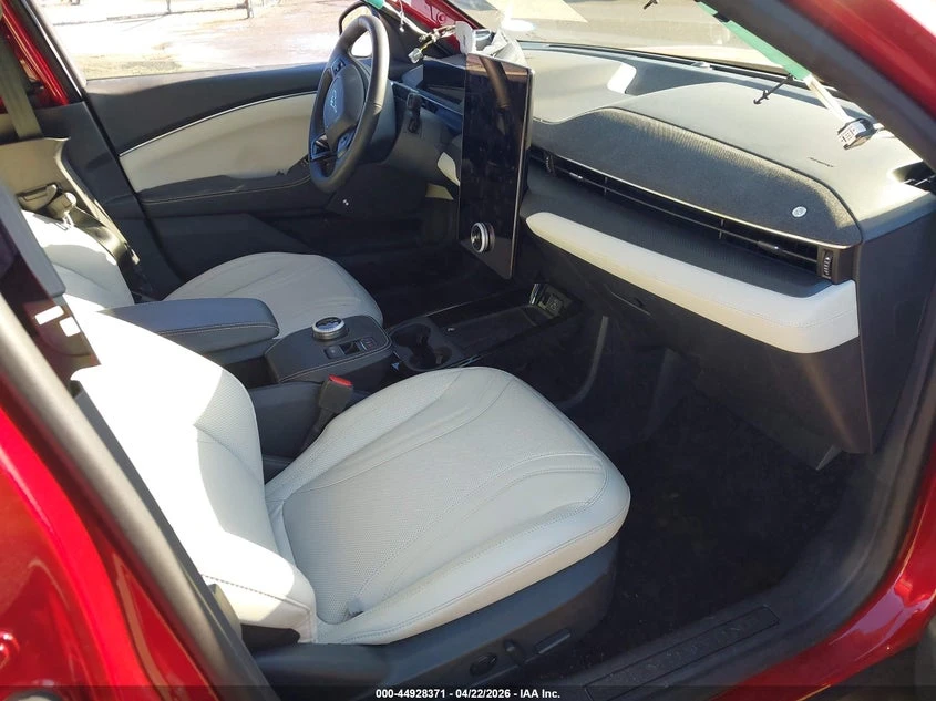 Ford Mustang Mach-E Premium, снимка 5 - Автомобили и джипове - 54664206