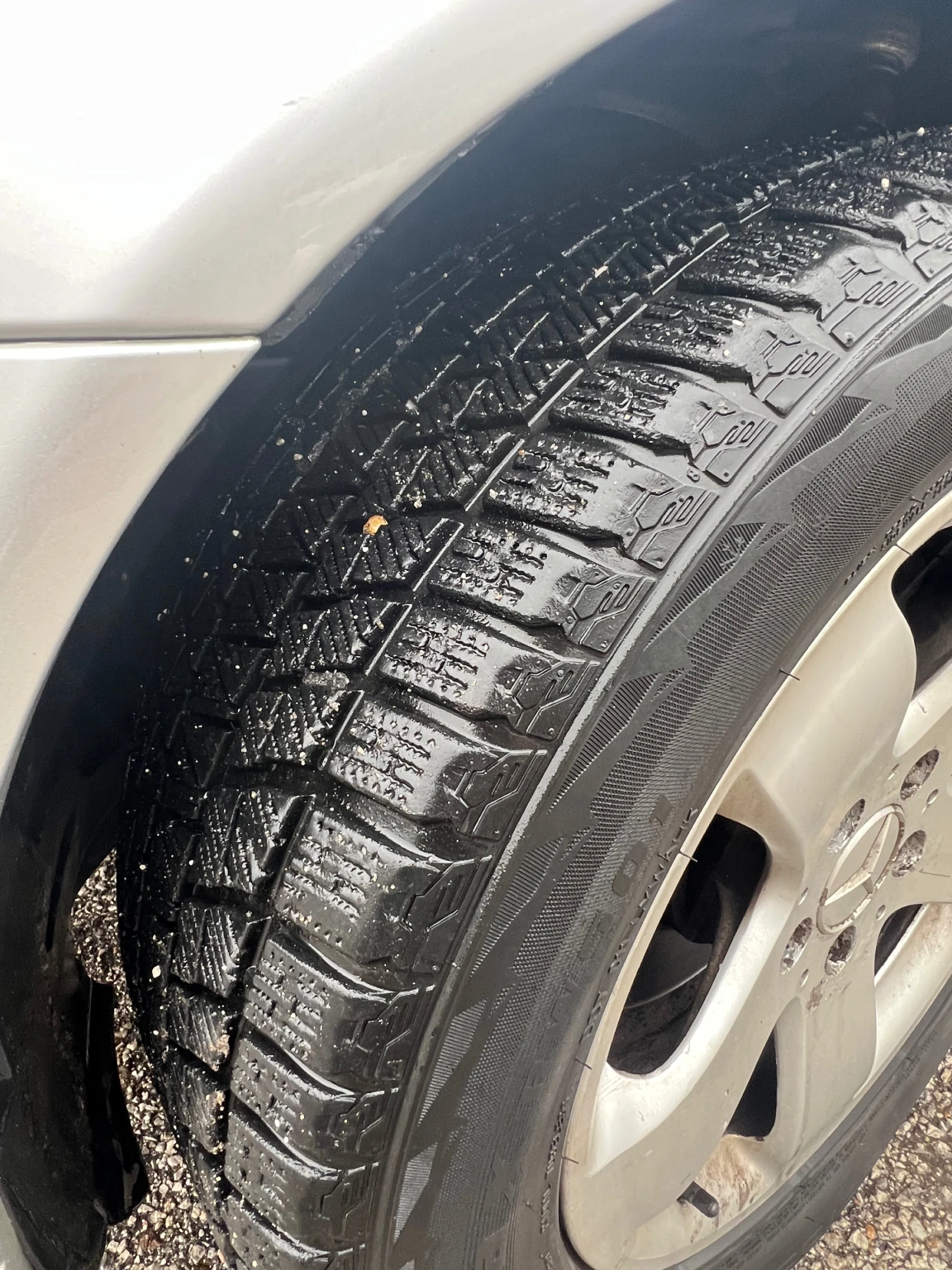 Mercedes-Benz E 220, снимка 11 - Автомобили и джипове - 55006293