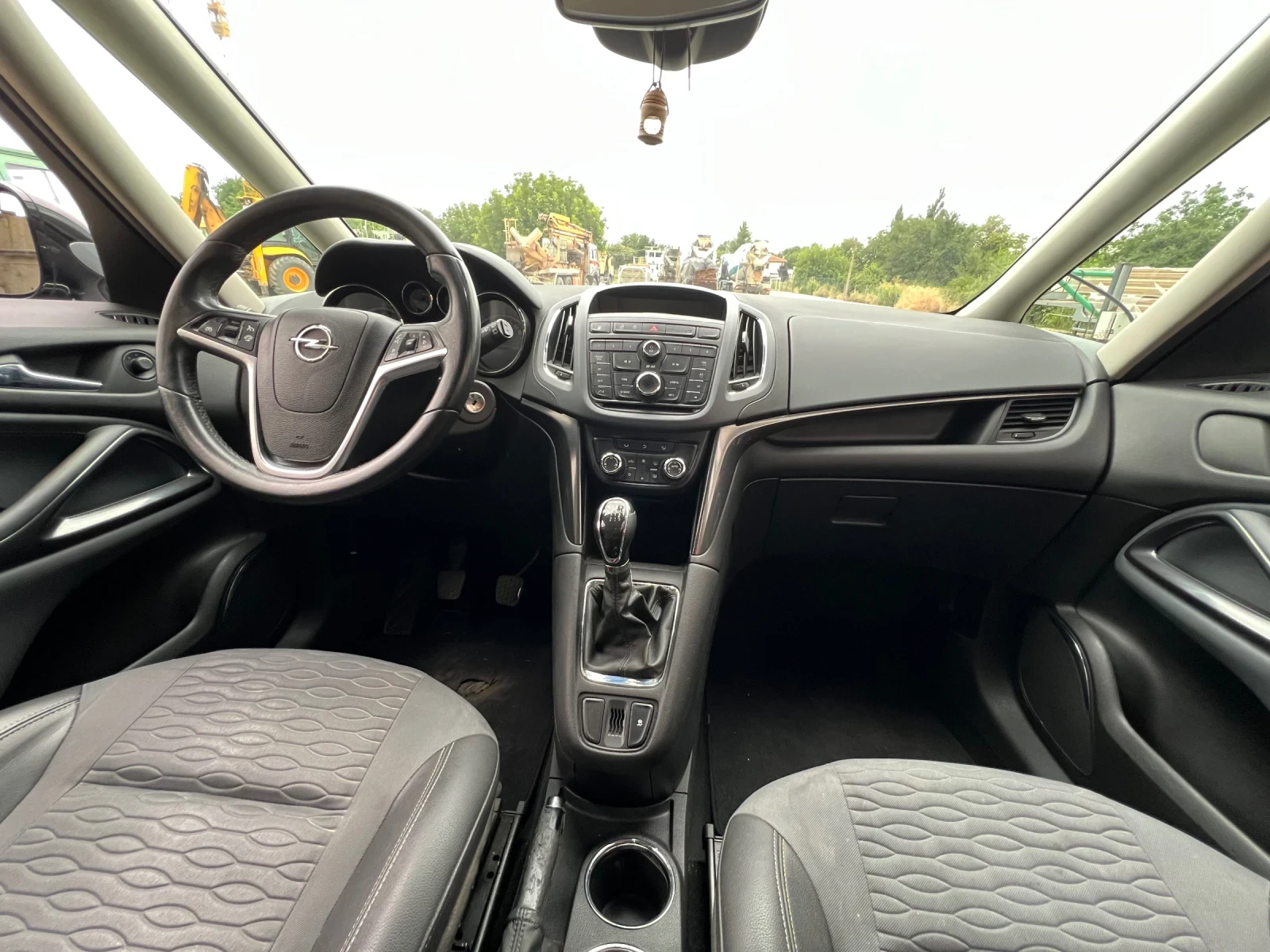 Opel Zafira Tourer 1.6, снимка 8 - Автомобили и джипове - 55256285