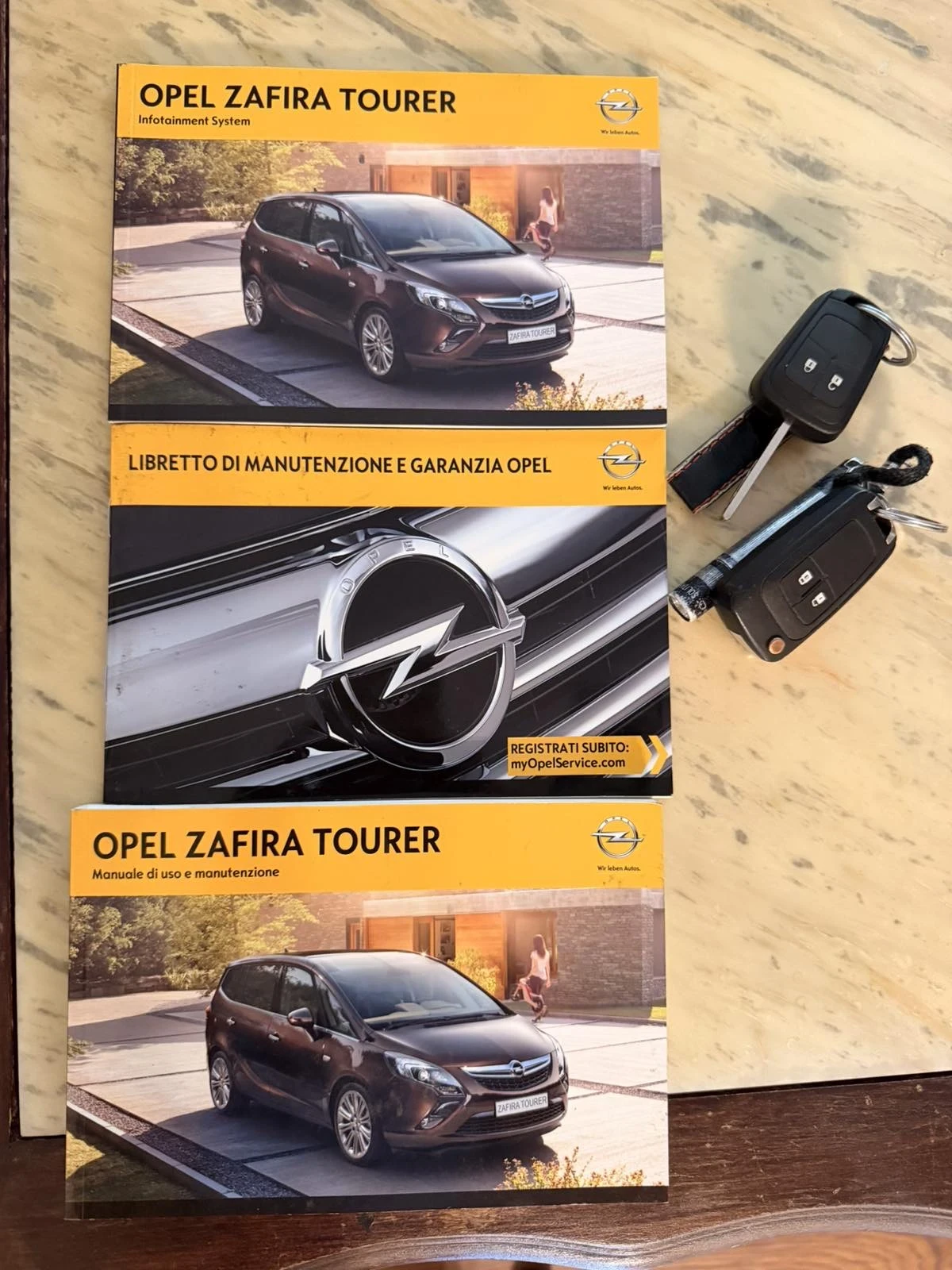 Opel Zafira Tourer 1.6, снимка 10 - Автомобили и джипове - 55256285