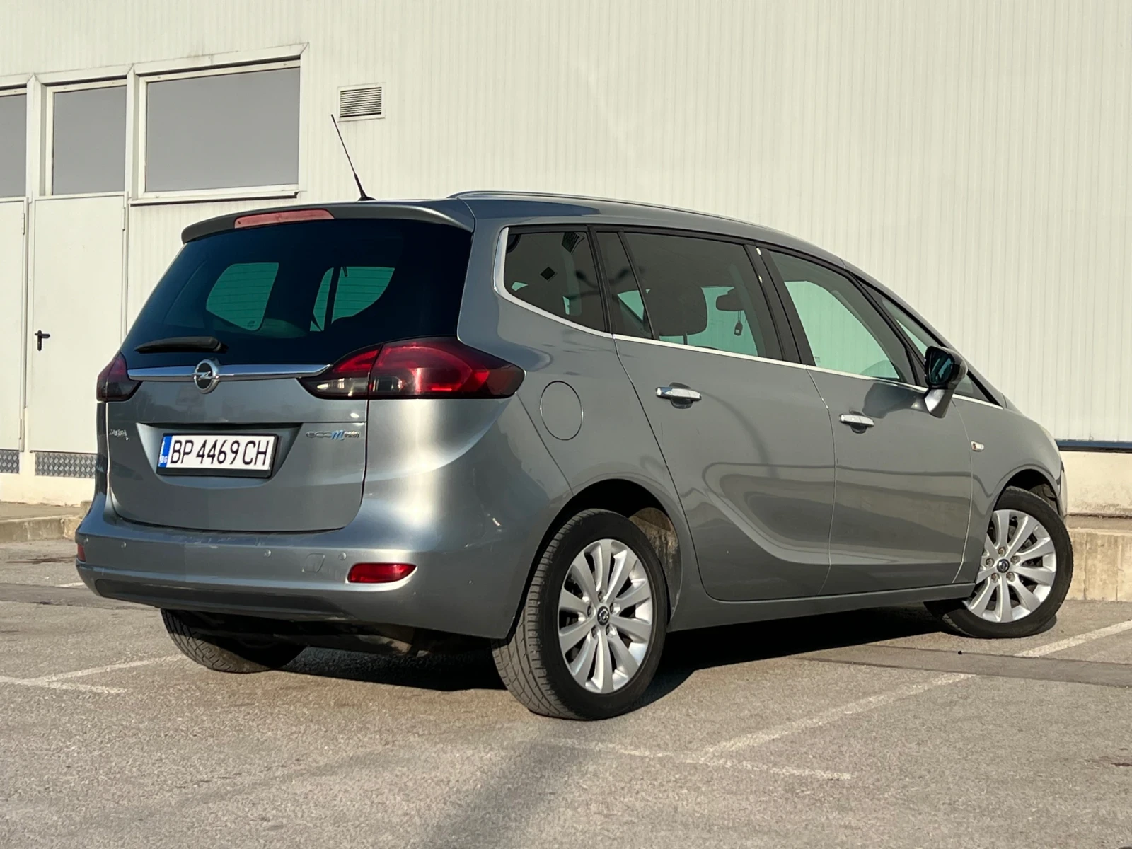 Opel Zafira Tourer 1.6, снимка 4 - Автомобили и джипове - 55256285