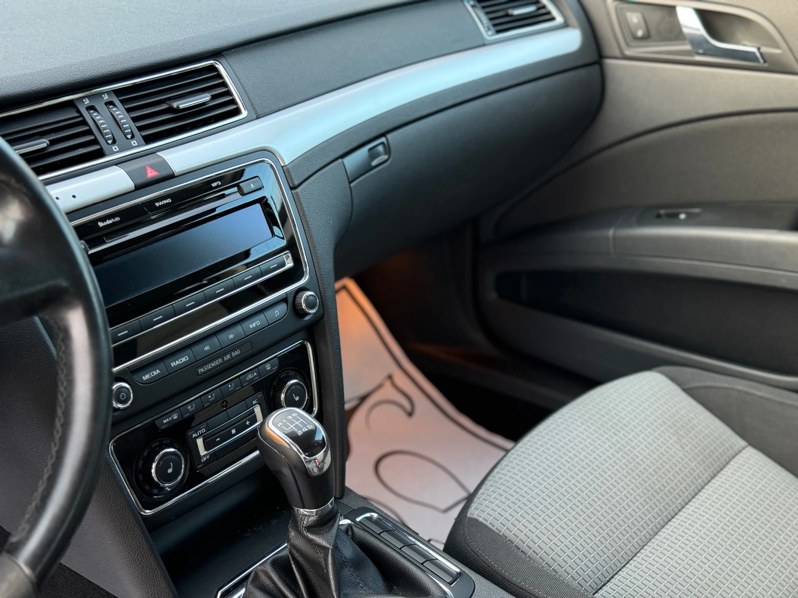 Skoda Superb 2.0TDI* ��������* �����* 2013�* ��� | Mobile.bg � ����������� 10