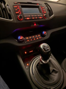 Kia Sportage 2.0D CRDi 4WD 136hp 6MT, снимка 13