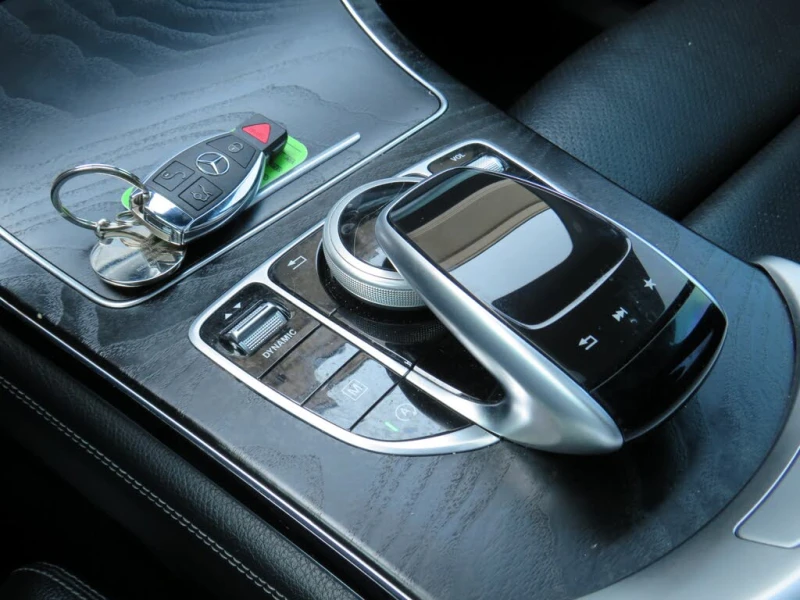 Mercedes-Benz GLC 300 4MATIC PANO* ПОДГРЕВ* 360CAM* BLINDSPOT* , снимка 15 - Автомобили и джипове - 52535638