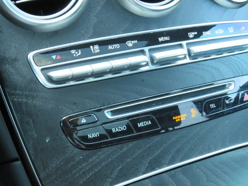 Mercedes-Benz GLC 300 4MATIC PANO* ПОДГРЕВ* 360CAM* BLINDSPOT* , снимка 12 - Автомобили и джипове - 52535638