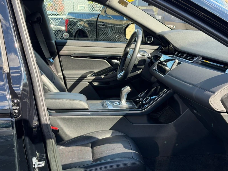 Land Rover Range Rover Evoque P250 / S / AWD / PANO / MERIDIAN / DIGITAL, снимка 10 - Автомобили и джипове - 52807566