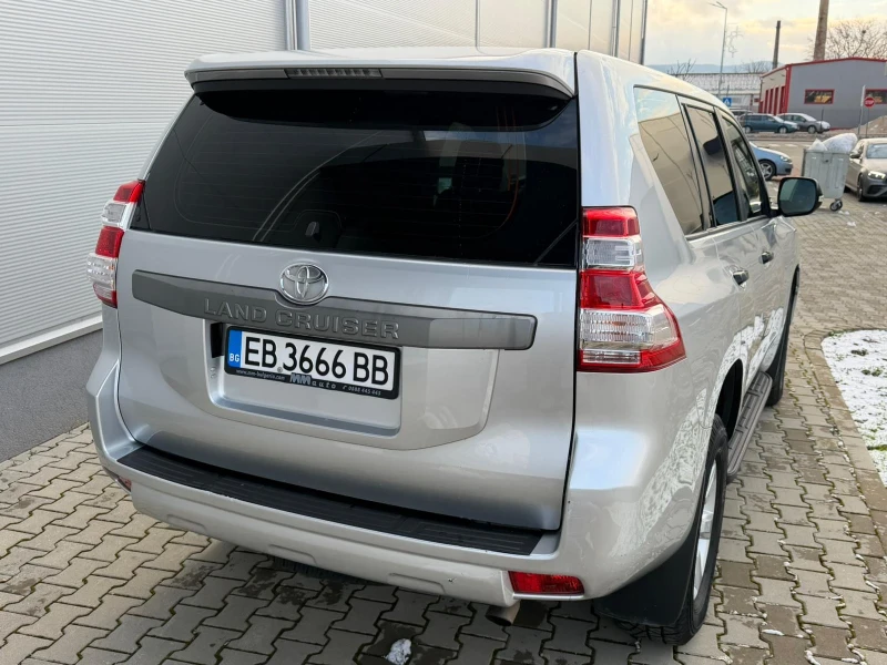 Toyota Land cruiser, снимка 9 - Автомобили и джипове - 53042287