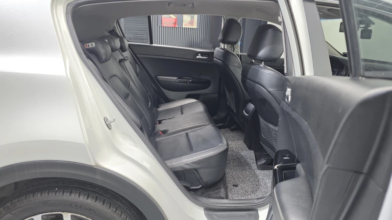 Kia Sportage 2.0CRDI/4x4/Пълна сервизна история !!!, снимка 8 - Автомобили и джипове - 53382944