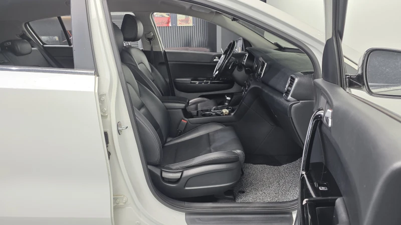 Kia Sportage 2.0CRDI/4x4/Пълна сервизна история !!!, снимка 7 - Автомобили и джипове - 53382944