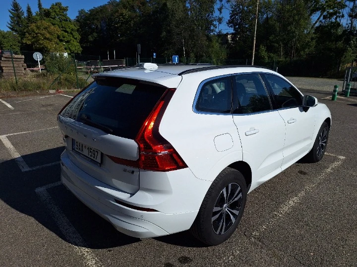 Volvo XC60  B4 / AWD / Momentum Pro / Auto - изображение 3