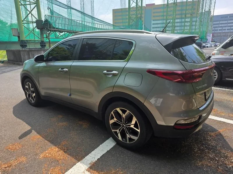 Kia Sportage  The Bold Diesel 2.0 2Wd Prestige, снимка 3 - Автомобили и джипове - 54955737