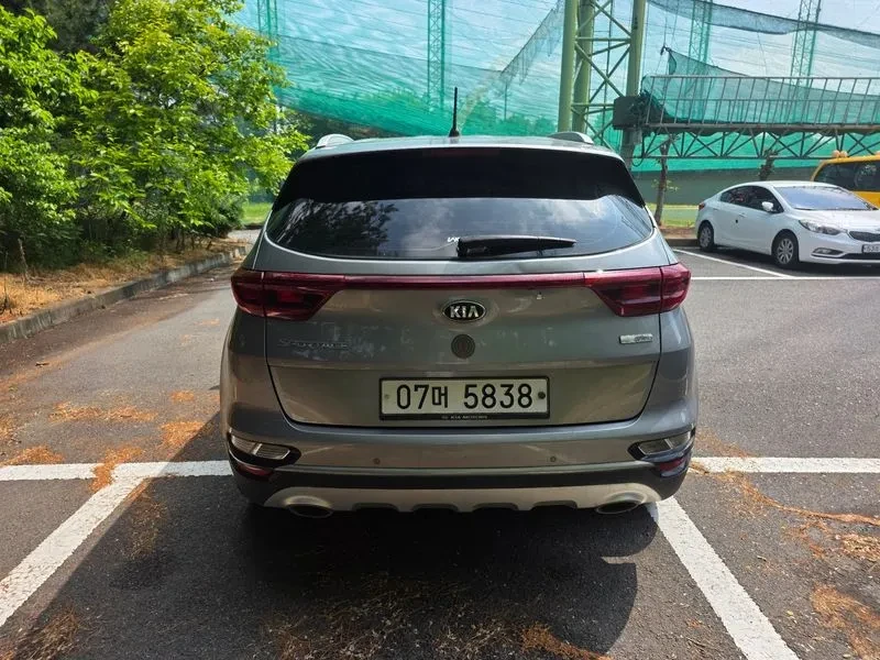 Kia Sportage  The Bold Diesel 2.0 2Wd Prestige, снимка 4 - Автомобили и джипове - 54955737